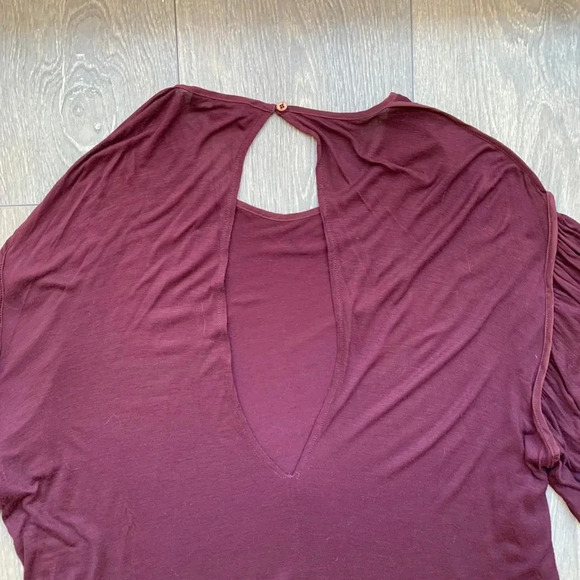 Aritzia Babaton Blouse Top Bishop Sleeve Burgundy Drapey Flowy Size XS - Picture 14 of 15